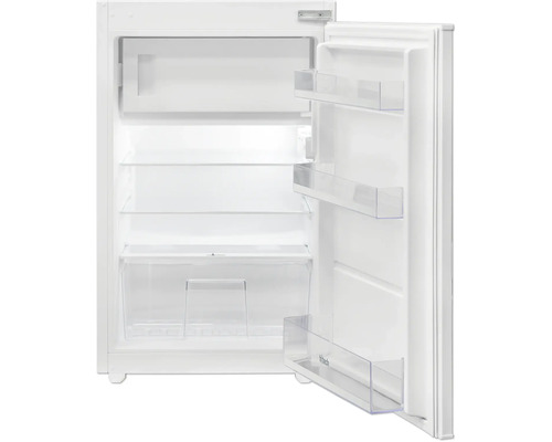 Innenansicht eines leeren, geöffneten Kühlschranks mit Regalen