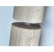 Detailaufnahme einer Holzverbindung mit Zapfen