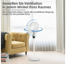 Weißer Standventilator im Wohnzimmer