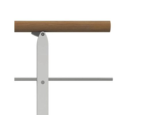 Detail einer Ballettstange mit Holzgriff und Metallrahmen