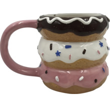 Tasse in Form von gestapelten Donuts