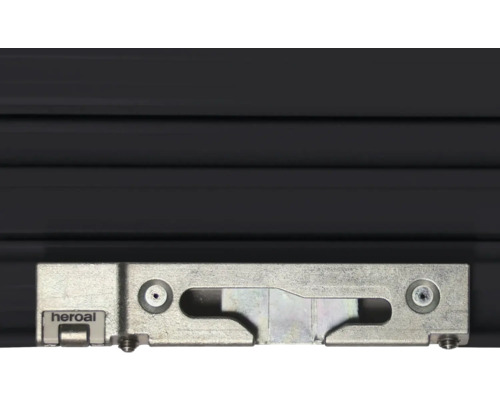 Detailansicht eines Rollladenkastens mit Heroal Logo