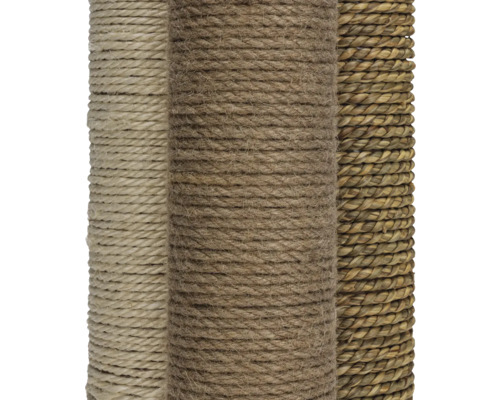 Nahaufnahme von drei Kratzbaumstämmen mit Sisal- und Seegrasoberfläche