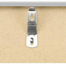 Metallaufhänger zur Befestigung an einer Holzplatte