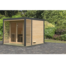 Moderne Gartensauna aus Holz mit Glasfront und Lamellenwand