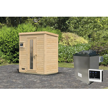 Außensauna aus Holz mit Saunaofen und Steuerung im Garten