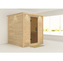Holzsauna mit Glastür und Holzmatte