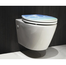 Wand-Tiefspülklosett mit WC-Sitz mit Wolkenmotiv