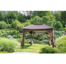 Brauner Pavillon im Garten