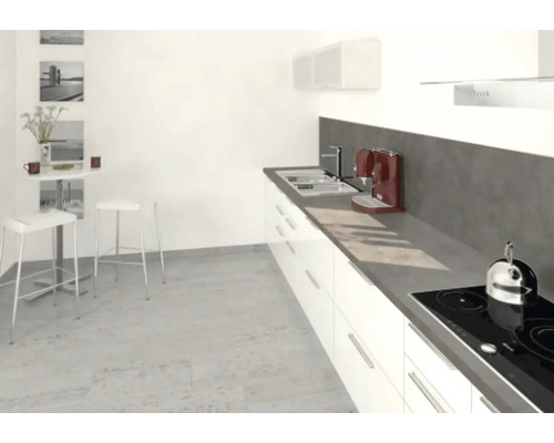 Kücheneinrichtung mit Spüle, Kochfeld und Bar