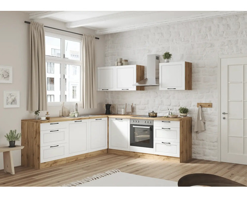 Winkelküche Held Möbel Lübeck 240 cm weiß matt/wotan eiche inkl. Einbaugeräte Helle Küche mit weißen Schränken und Holzarbeitsplatten unter einem Fenster