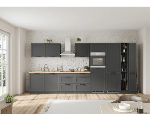 Moderne Küche mit grauen Schränken, Arbeitsplatte aus Holz und Edelstahl-Dunstabzugshaube