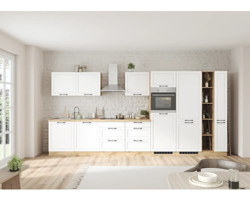 Küchenblock Held Möbel Lübeck 420 cm weiß matt/wotan eiche inkl. Einbaugeräte Helle Küche mit weißen Schränken, Spüle, Herd, Backofen und Dunstabzugshaube.
