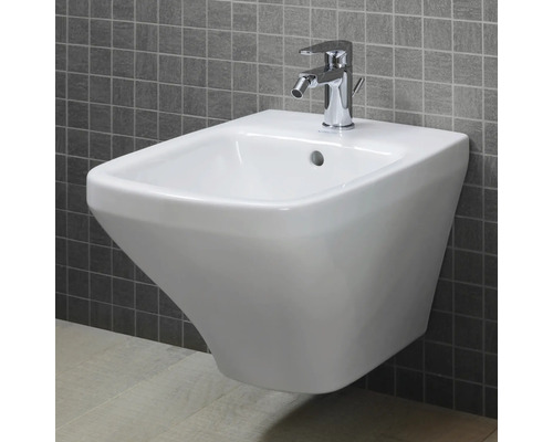 Wandbidet mit Chromarmatur