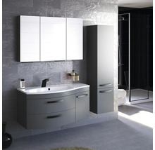 Badezimmer mit Waschbeckenunterschrank, Spiegelschrank und Hochschrank in modernem Design