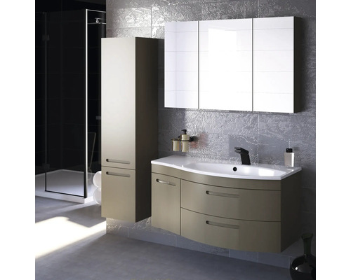 Modernes Badezimmer mit Waschtischunterschrank, Spiegelschrank und Hochschrank