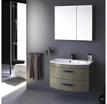 Modernes Badezimmer mit Waschtisch, Spiegelschrank, Handtuchhalter und Dusche
