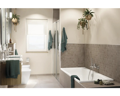 Keramikmosaik Cementine 29,7x29,7 cm Mink Modernes Badezimmer mit Badewanne, Waschbecken und Pflanzen