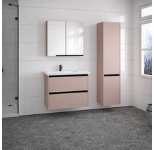 Badezimmer mit Waschtisch, Spiegelschrank und Hochschrank
