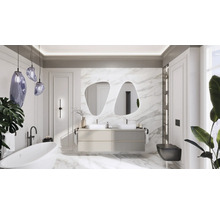 Modernes Badezimmer mit Doppelwaschtisch, Badewanne und Marmoroptik