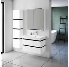 Modernes Badezimmer mit Waschtisch, Spiegelschrank und Hochschrank in Weiss mit schwarzen Akzenten