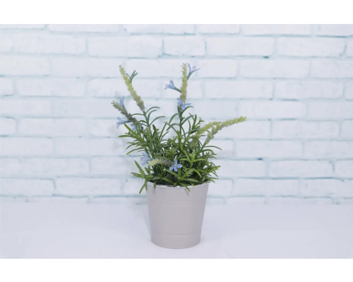 Künstliche Lavendelpflanze im Topf