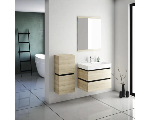 Badezimmer mit Waschbeckenunterschrank, Spiegelschrank und Hochschrank in Holzoptik