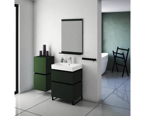 Modernes Badezimmer mit Waschtisch, Spiegel und Ablagefläche