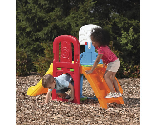 Spielplatz-Kletterturm mit Rutsche und Krabbeltunnel für Kinder im Garten