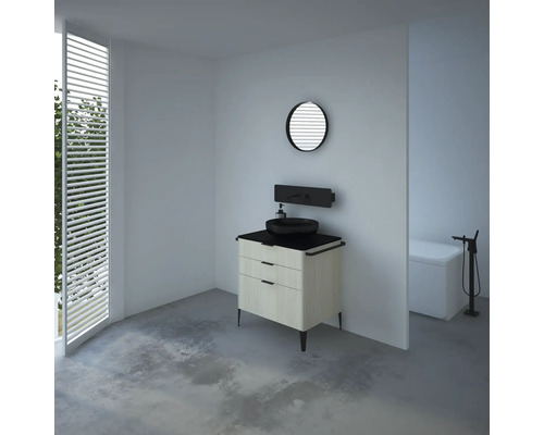 Badezimmer mit Waschtischunterschrank, rundem Spiegel und Badewanne