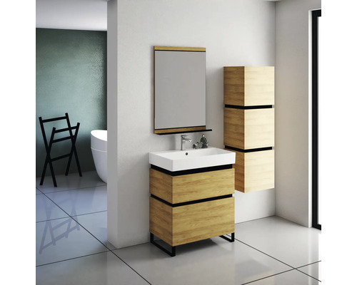 Modernes Badezimmer mit Waschtisch, Spiegel und Hochschrank in Holzoptik