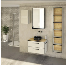 Modernes Badezimmer mit Waschtisch, Spiegelschrank und Regal