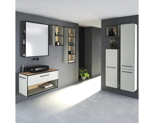 Modernes Badezimmer mit Waschtisch, Spiegelschrank und Hängeschränken für ein stilvolles Ambiente