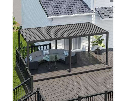 Pergola mit Möbeln auf einer Terrasse