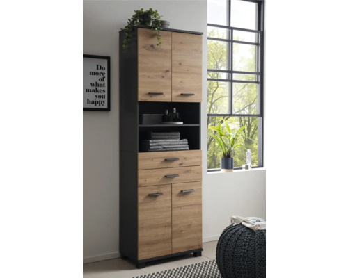 Hochschrank mit Türen und Schubladen im Badezimmer