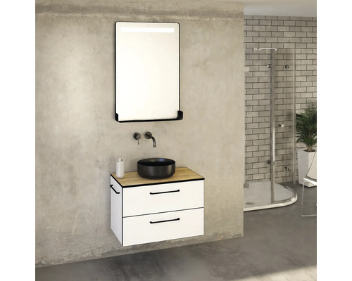 Modernes Badezimmer mit Waschtisch, Aufsatzwaschbecken und Spiegel mit Beleuchtung