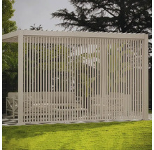 Pergola mit Lamellenwänden im Garten