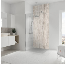 Modernes Badezimmer mit Duschabtrennung aus Glas, Waschtisch und Badteppich