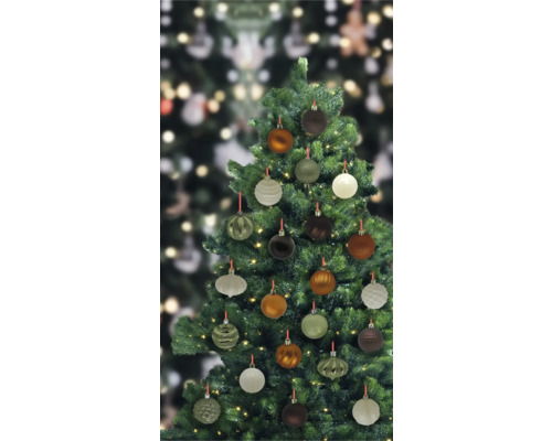 Geschmückter Weihnachtsbaum mit Christbaumkugeln