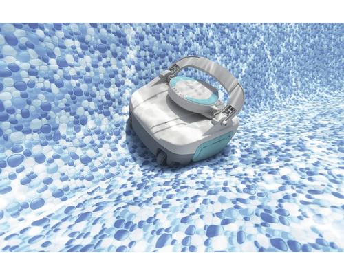 Automatischer Poolreiniger auf einem Poolboden