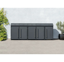 Fünf graue Mülltonnenboxen nebeneinander mit Pflanzen