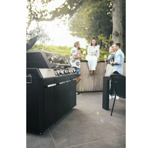 Enders Gasgrill mit Freunden im Garten