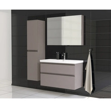 Badezimmer mit Waschbeckenunterschrank, Spiegelschrank und Hochschrank