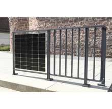 Metallzaun mit integriertem Solarpanel