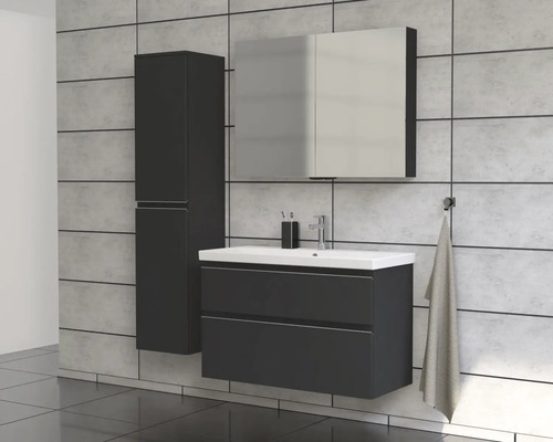 Modernes Badezimmer mit Waschtisch, Spiegelschrank und Hochschrank