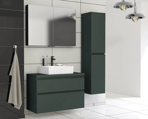 Modernes Badezimmer mit Waschbeckenunterschrank, Spiegelschrank und Hochschrank für ein organisiertes Ambiente