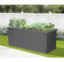 Hochbeet mit Bepflanzung im Garten