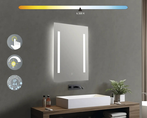 Beleuchteter Spiegel mit Touchfunktion im Badezimmer