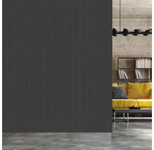 Wandpaneel in einem modern eingerichteten Wohnzimmer.