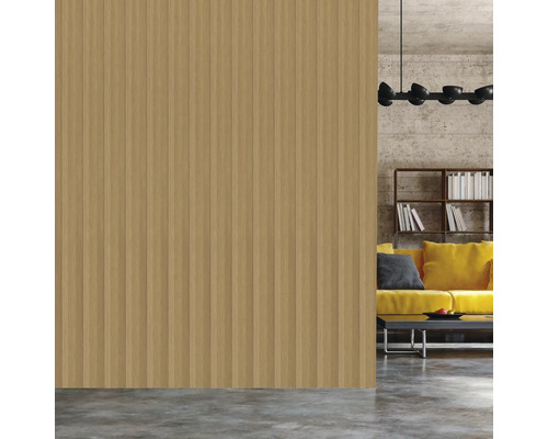 Innenraum mit Wandpaneelen und Wohnbereich